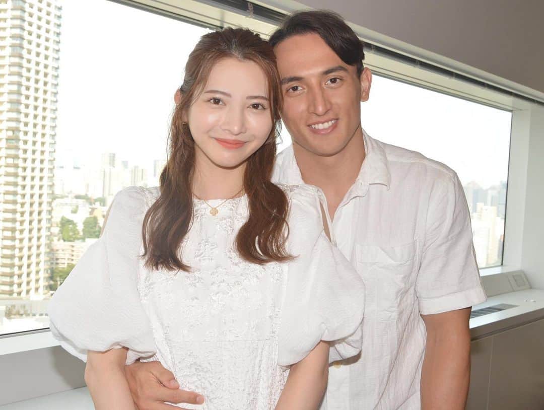 のインスタグラム：「二人でカップル取材させて頂きました！🌹  旅の中や後の思いを二人で語ってるので良かったら読んでください😉  YouTubeの方では一問一答もあるので是非見てください！  @oricon.news   https://www.oricon.co.jp/news/2245089/  *******************************  #バチェロレッテ #バチェロレッテ2 #thebachelorette #アマゾンプライムビデオ #amazonprimevideo #amazon #アマゾン #佐藤マクファーレン優樹 #マクファー #3x3 #バスケ #恋愛もパワープレーな男 #尾崎美紀 #天使 #取材 #カップル」