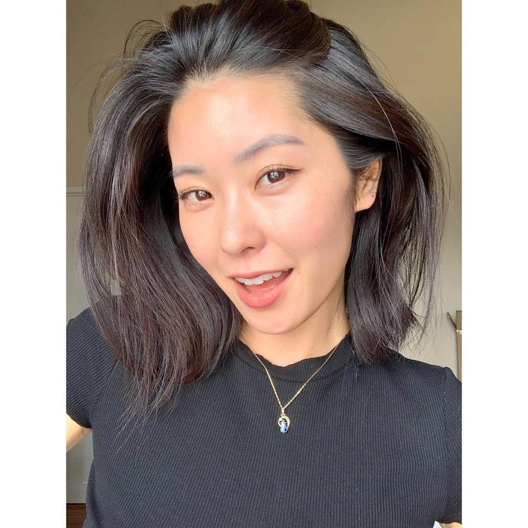 のインスタグラム：「Just a random selfies. #whenimfeelinggood」