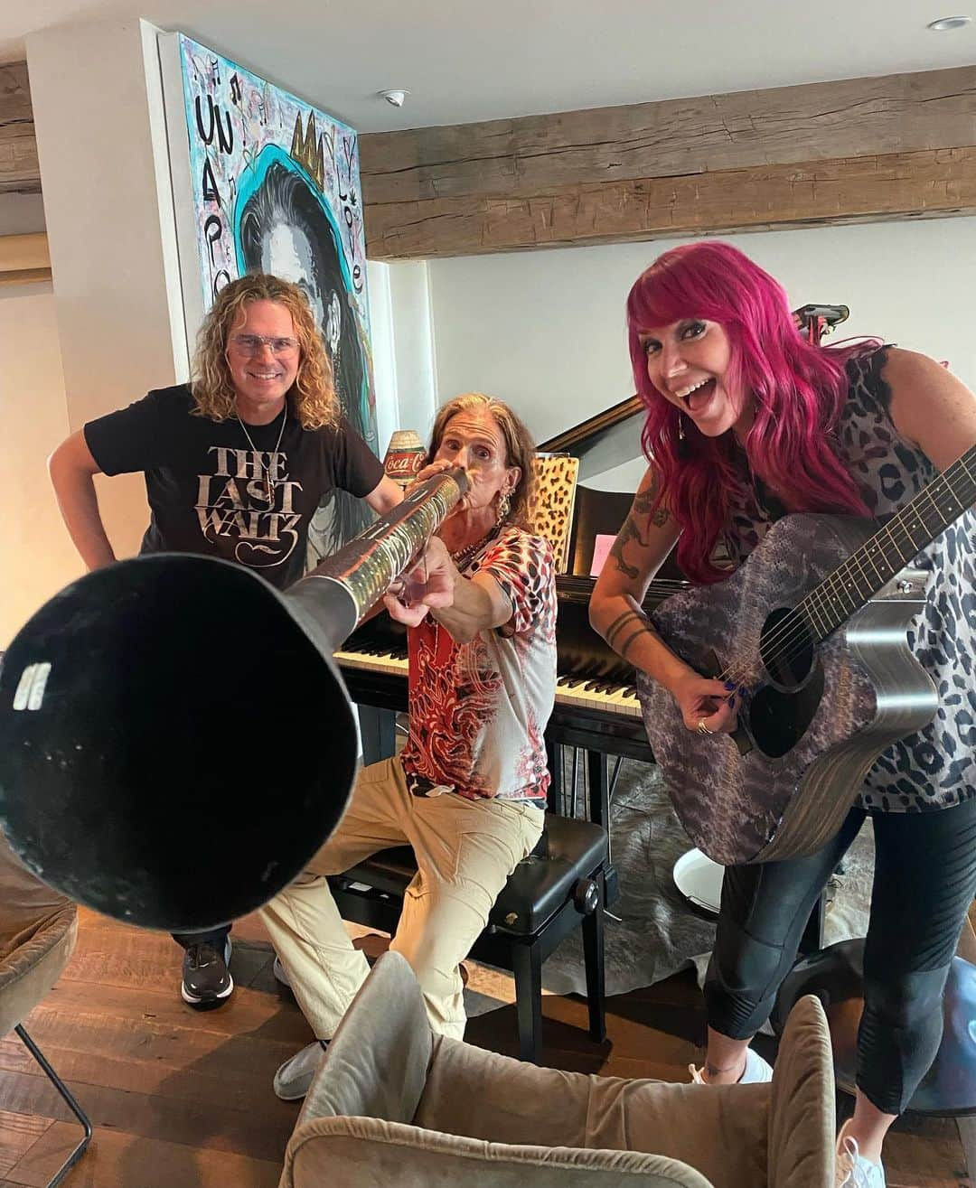 スティーヴン・タイラーのインスタグラム：「NOT TO TOOT MY OWN HORN… GET READY TO BE BLOWN AWAY!!! SEE YOU REAL SOON BANGOR, BOSTON, AND SIN CITY!!! @aerosmith @buckjohnson_official @thesuziemcneil #deucesarewild  📷 @michellemm116」