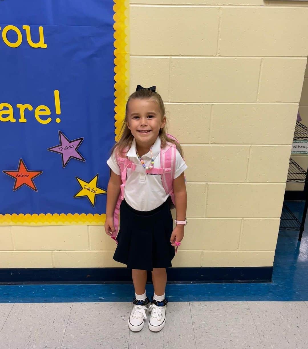カーラ・モナコのインスタグラム：「Happy 1st day back to school, my sweet baby girl! 😢😭💖」