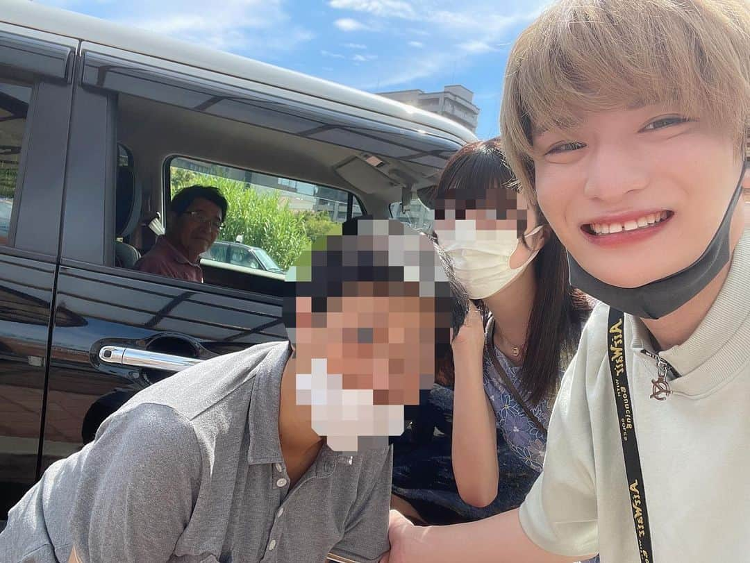 影井ひろ樹さんのインスタグラム写真 - (影井ひろ樹Instagram)「彼女たんと地元の鳥取で旅行しました👒 海鮮盛りだくさんのごはん美味しかったし、砂丘は暑くて死にかけたし、鬼太郎のブロンズ像は地味でとっても楽しかったです🎶 喜代次という妖怪にも会えて良かっためぅ💘」8月10日 21時42分 - nigaoenohiroki