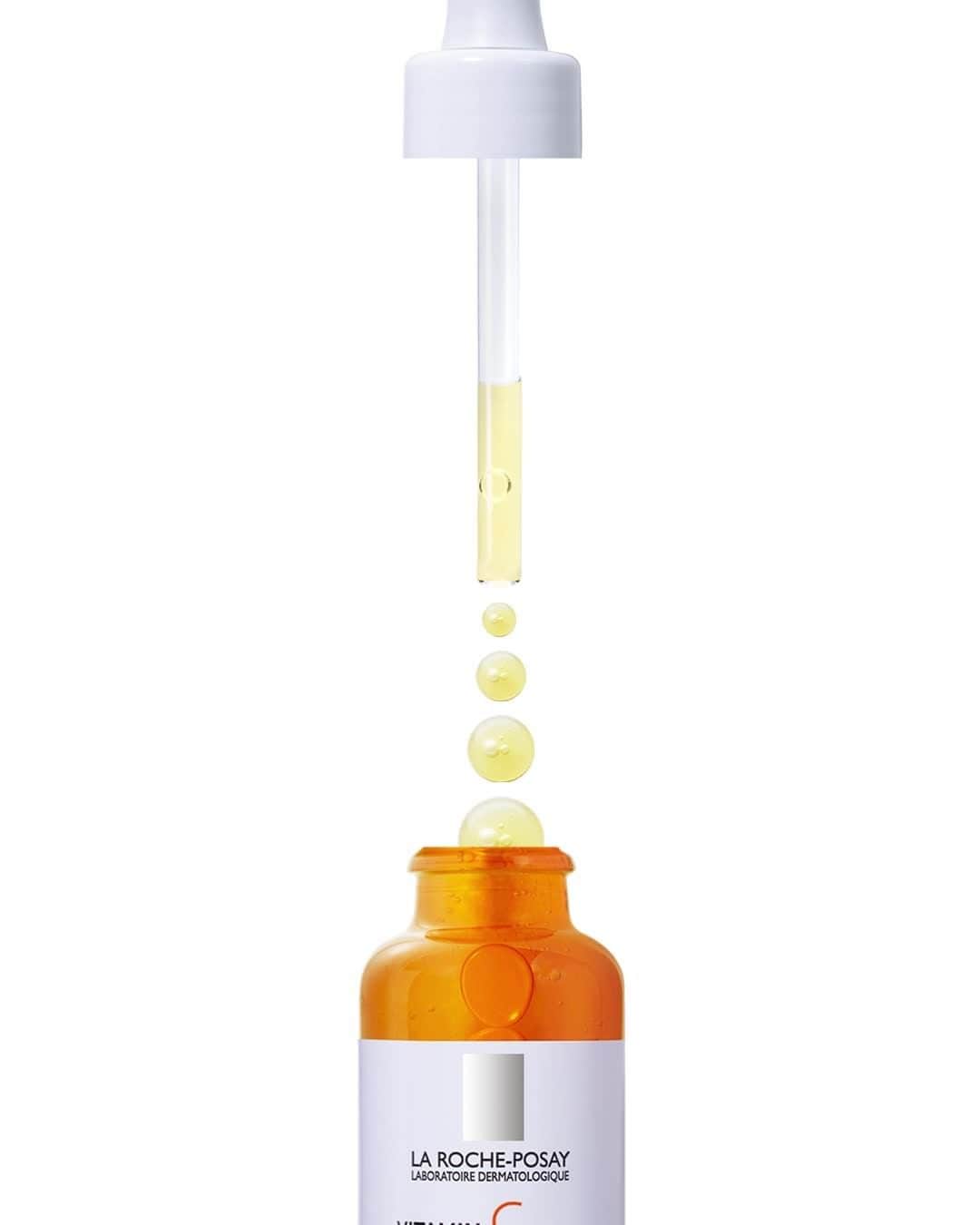 のインスタグラム：「Get your dose of summer glow wherever you are with our Pure Vitamin C10 Serum! 🍊  👉 For sensitive skin with wrinkles, lack of radiance & skin irregularities 👉 Dermatologically tested 👉 Fresh, non-greasy, hydrating texture  Don’t forget to apply a high SPF sun protection after using our serum   Tried it, love it? Let us know, we would love to hear from you! ☀️  All languages spoken here! Feel free to talk to us at anytime.  #larocheposay #vitaminc10serum #sensitiveskin #antiageing  Global official page from La Roche-Posay, France.」
