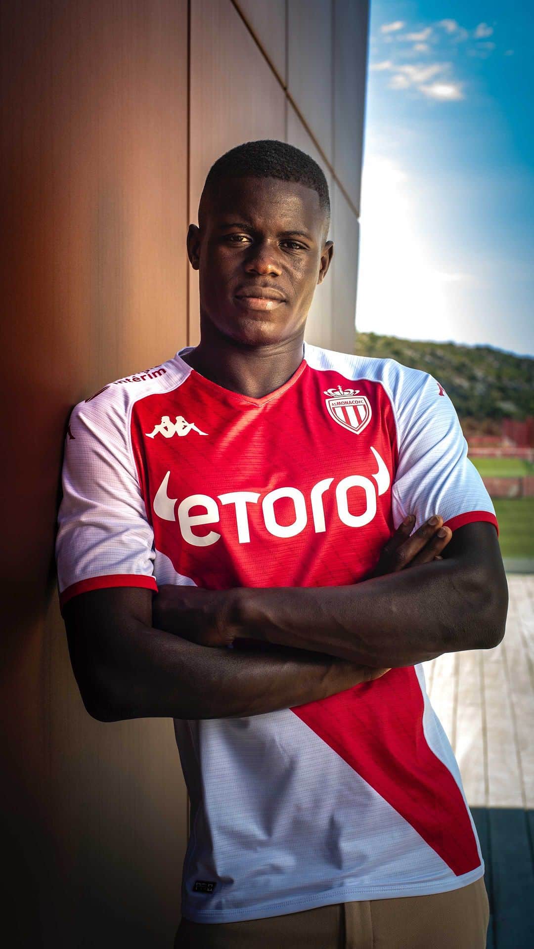 のインスタグラム：「👀 Dans les pas de @malang_sarr pour sa première journée à Monaco ! 🇲🇨  #WelcomeMalang」