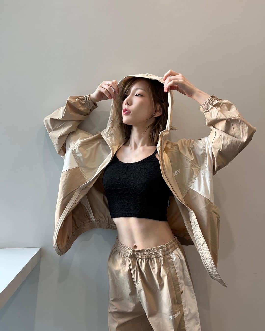 テヨン のインスタグラム：「◡̈☀︎ @nerdyofficial」