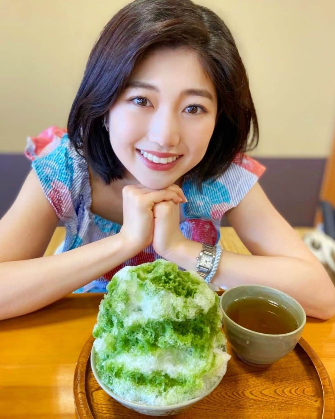 高橋幸のインスタグラム：「残暑お見舞い申し上げます！ 毎日暑いですね、、。 冷たいスイーツが日々の癒しになっています🫠 程良く涼をとりながら8月も元気に乗り切りたいですね☀️   #かき氷　#日本の夏  #matchasweets」