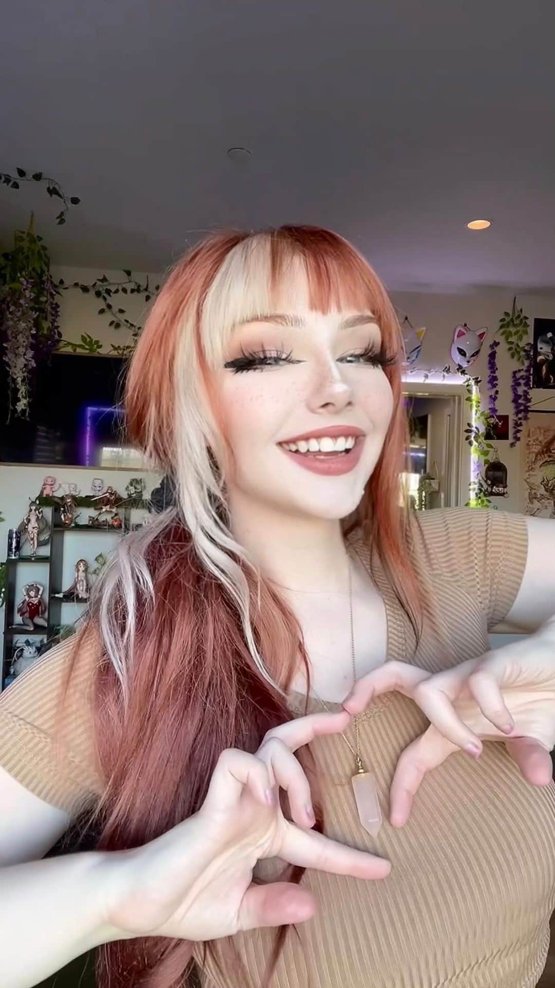 Nicole Eevee Davisのインスタグラム：「Iykyk 🫢」
