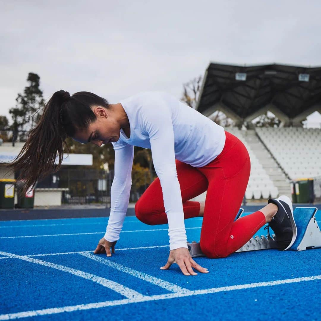 Angeline BLACKBURNさんのインスタグラム写真 - (Angeline BLACKBURNInstagram)「Some snippets from @lululemonausnz 'Going to Great Lengths' campaign. It's always a bonus getting decked out in a comfy kit 👌   Thanks to @paul.sin_ and @mattdelaney_ for the awesome shots! 📸   #Lululemon #Melbourne #sport #trackandfield #athletics #running #sprinting #fitandfast #throwbackthursday」8月11日 12時51分 - ang_blackburn