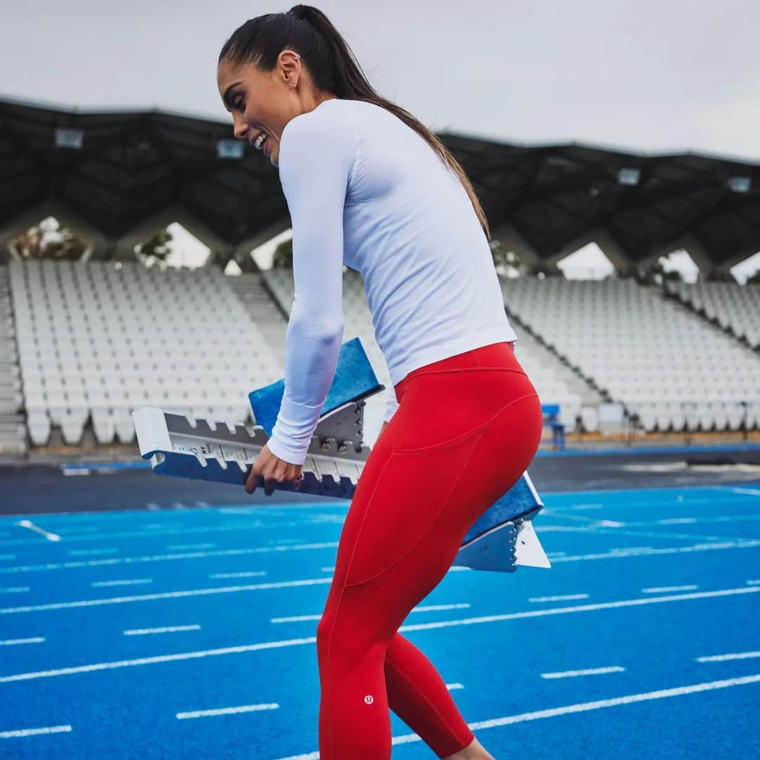 Angeline BLACKBURNさんのインスタグラム写真 - (Angeline BLACKBURNInstagram)「Some snippets from @lululemonausnz 'Going to Great Lengths' campaign. It's always a bonus getting decked out in a comfy kit 👌   Thanks to @paul.sin_ and @mattdelaney_ for the awesome shots! 📸   #Lululemon #Melbourne #sport #trackandfield #athletics #running #sprinting #fitandfast #throwbackthursday」8月11日 12時51分 - ang_blackburn