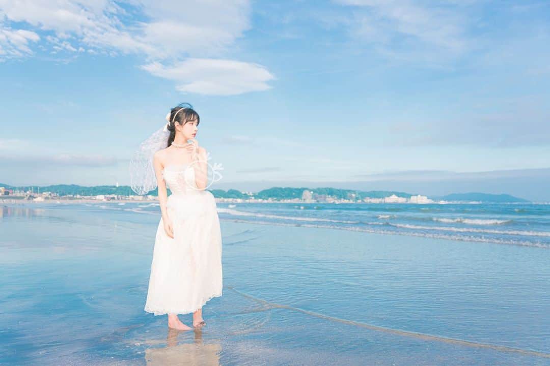 shikaのインスタグラム：「新しい写真集  Shikaのファンティアで売っている～  📷：@kumo_linouo   #写真集 #写真集発売 #写真 #写真好きな人と繋がりたい」