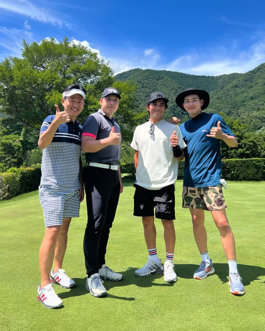 斉藤祥太さんのインスタグラム写真 - (斉藤祥太Instagram)「本日1組目な4人！ 楽しかったです⛳️ ありがとうございました！！ おかげさまでベスト更新できました🥳 84！ もう少し頑張ってみます😚 #ゴルフ #golf  #enjoygolf  ##斉藤祥太」8月11日 23時50分 - shota_ta_sho