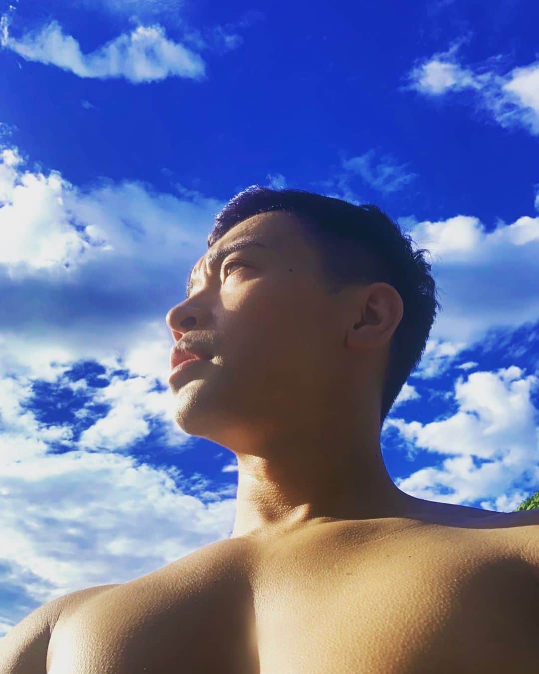 JUNYAのインスタグラム：「38歳になりました。 自然と触れ合ってゆっくりしてきました😴⠀ また一年よろしくお願いします🤲⠀ ⠀  #mensfashionreport #mensfashion  #mensstyle #mensfitness #fitness #gym #exircise #makeup #musician #singer #mensmodel #menswear #mensapparel #mensclothing #ジム #筋トレ #筋肉 #menshair #mensfitness #歌手 #シンガー #fashion #styles #muscle #マッチョ #hairstyle #배우 #멋스타그램 #physique」