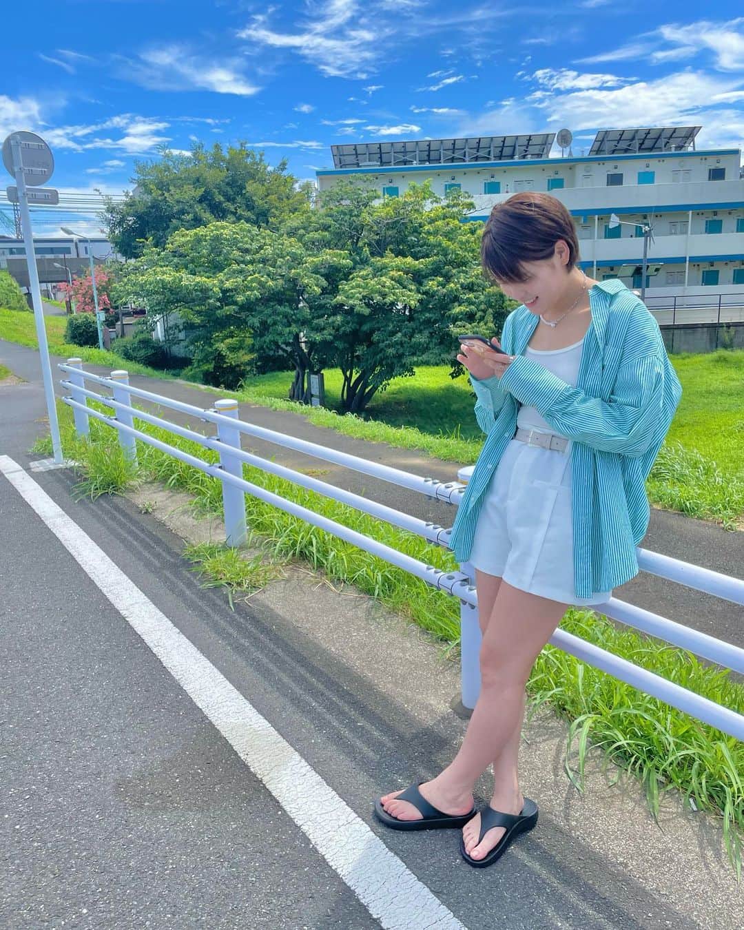 持田早智さんのインスタグラム写真 - (持田早智Instagram)「. TENTIAL(@tential)さんからサンダルを貰いました⭐️ サラサラふわふわって感じで バリバリ扁平足の私の救世主😭🧡 . ジャージはもちろん、私服もいけるね🙆‍♀️ ぜひ試してみてねん😎 ー－－－－－－－－－ 東京駅から徒歩1分、新丸ビル内に全商品展開の初の直営店「TENTIAL Official Store」 がOPENしたとのこと。直接製品に見て触れて購入することができるので気になる人はぜひ行ってみてください(^^)  また、TENTIALが3周年ということで8月末までおトクな【キャンペーン】をやっているそうです！ 商品プレゼント、商品10％off、クーポンのプレゼントなどやっているそうなのでチェックしてみてね！ 公式オンラインストア▼ https://tential.jp/shop ー－－－－－－－－－ #TENTIAL#PR#リカバリーサンダル#フットケア#recoverysandals #サンダルコーデ#夏コーデ#ビーサンコーデ」8月11日 18時59分 - sachi.mochi0719