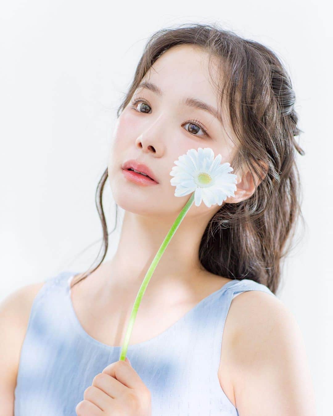 イム・ウンスのインスタグラム：「_ 💙🦋💙」