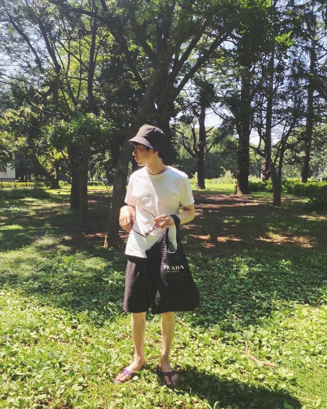 坂口健太郎さんのインスタグラム写真 - (坂口健太郎Instagram)「プラダさんからサマーギフトもらいました🥰  #PradaTropico @prada」8月11日 21時27分 - sakaguchikentaro