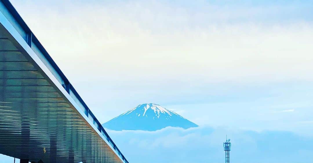 有村莉彩のインスタグラム：「すごかった〜＾＾   #山の日 #富士山 #montfuji #mountains」