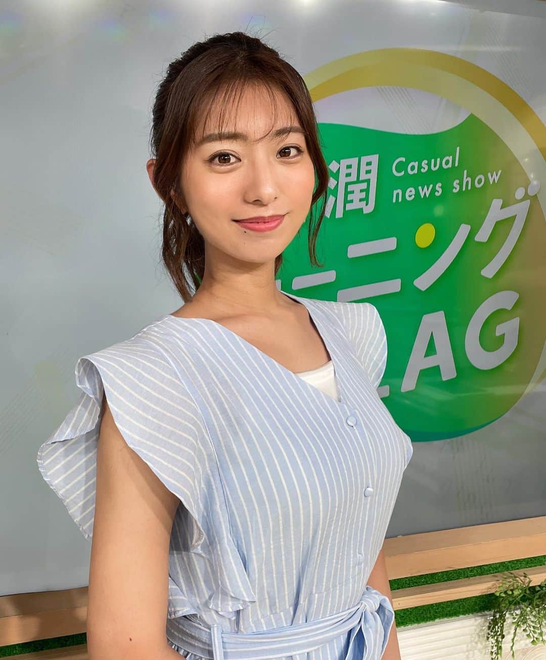 のインスタグラム：「👗 . #東京インフォメーション #衣装 たまにはモニターの前でも☺️🌱」