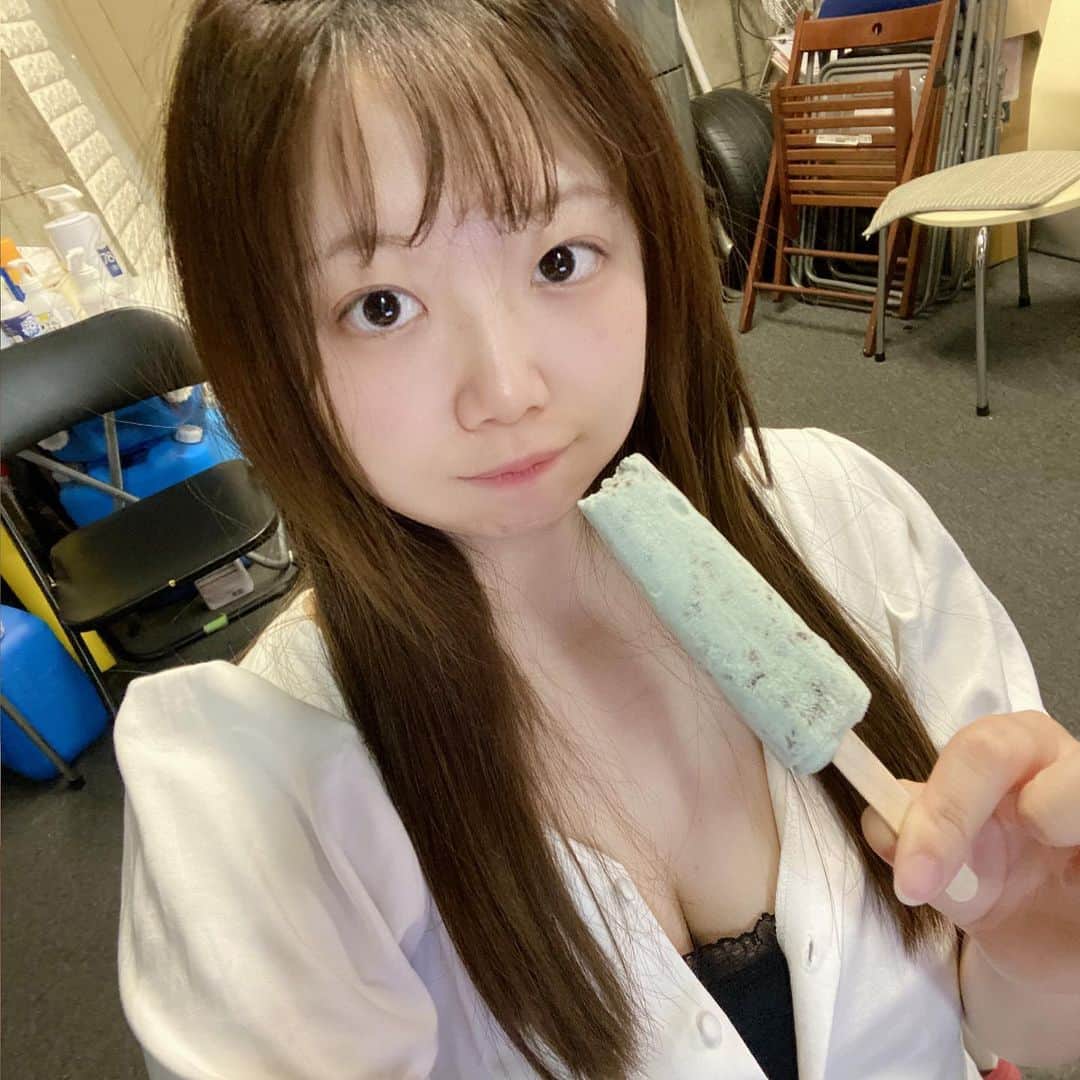 森脇芹渚のインスタグラム：「8/13 (土)  大阪モーメント撮影会です！ 9月がちょっと開催出来るか微妙なので、このタイミングで遊びに来てくれると嬉しいです…！！！  明日大阪暑いらしい…やだな。」