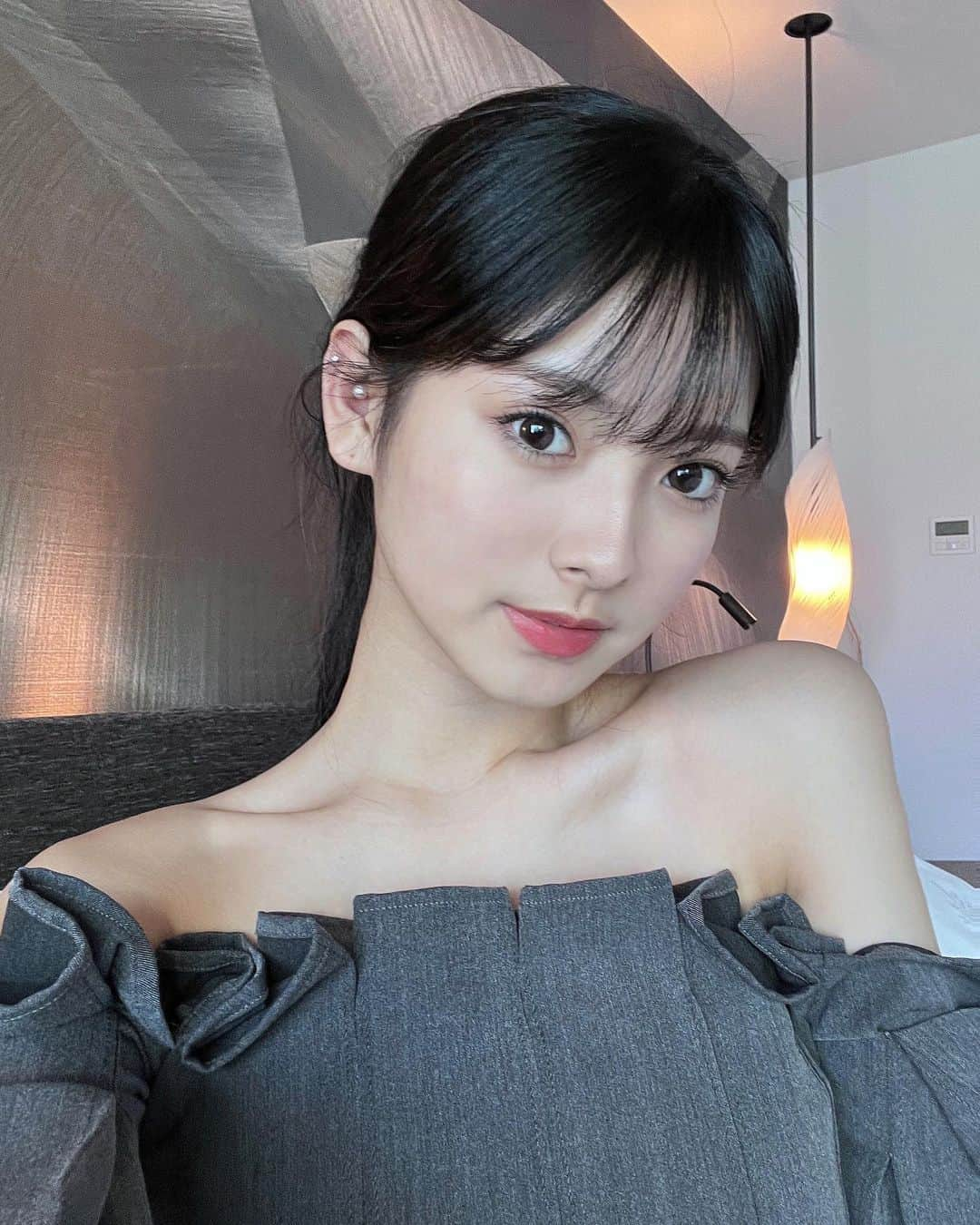 田中杏奈のインスタグラム：「✎ 夏休み満喫中です🫶🏻 ネイルも夏仕様に可愛く、 いつもありがとうございます！  なんか、久々にお話しませんか？ みんなの最近の話とか聞きたい👂🏻💞   #田中杏奈  #05」