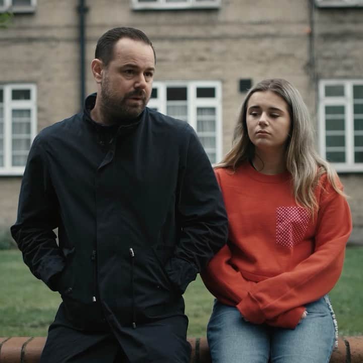 のインスタグラム：「Tomorrow @officialdannydyer @sunniedyerxx #wasteman #katenash #dannydyer #newmusicfriday」