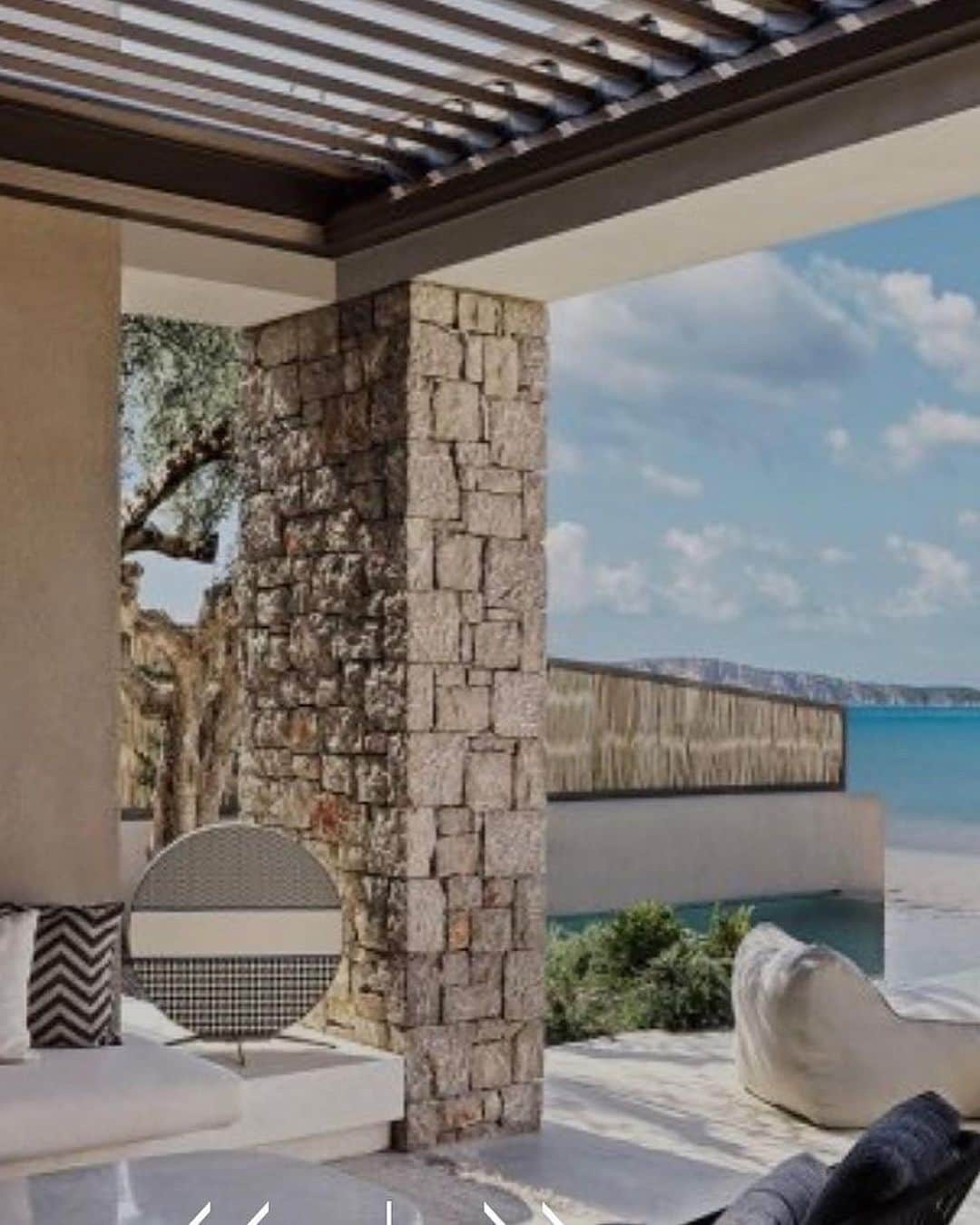 ソフィア ココサラキさんのインスタグラム写真 - (ソフィア ココサラキInstagram)「Congratulations to all at Costa Navarino, the new W Hotel looks exquisite, an elegant addition to an idealic setting. #wcostanavarino #costanavarino #sophiakokosalaki」8月12日 2時38分 - sophiakokosalaki