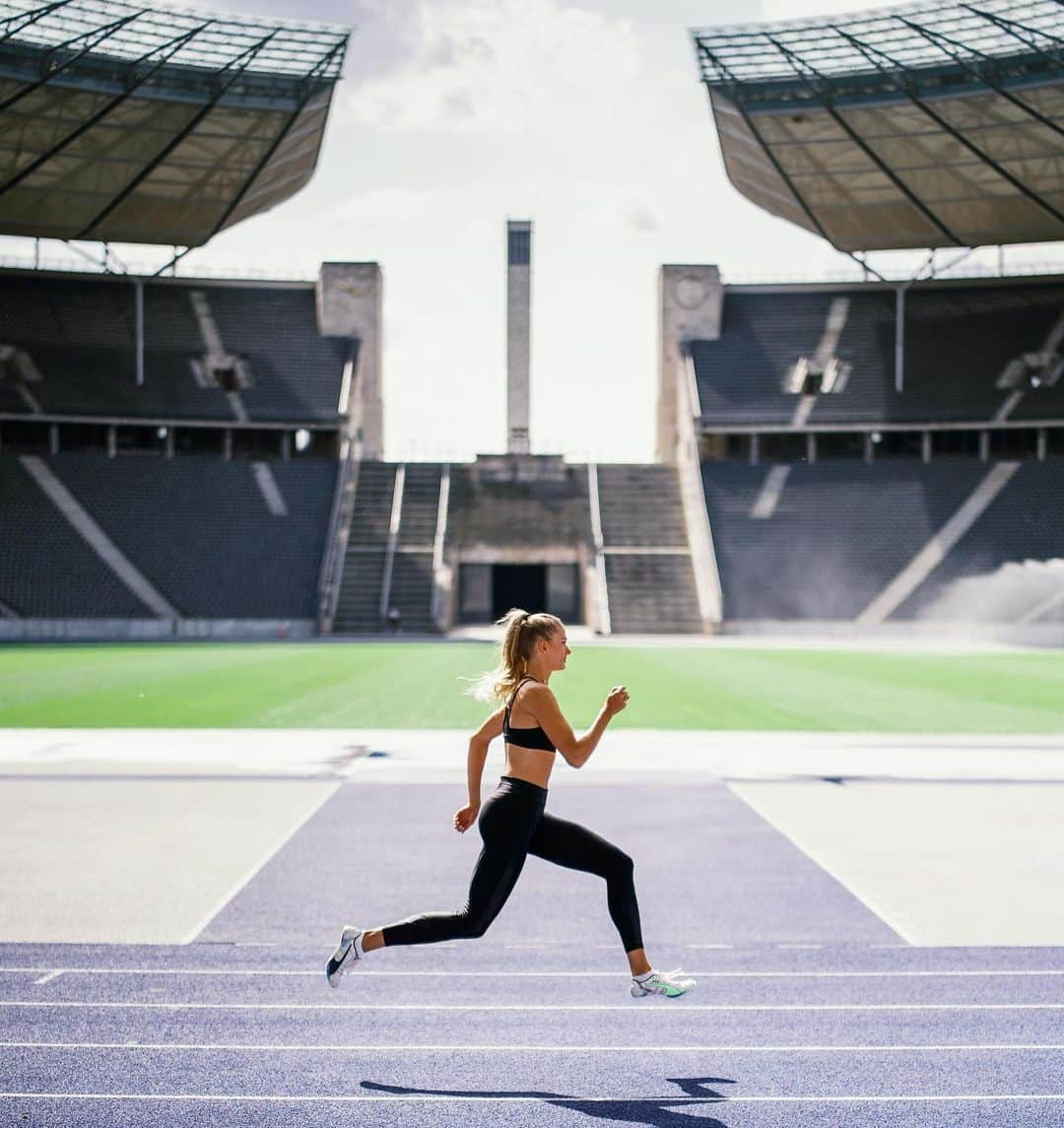 アリカ・シュミットさんのインスタグラム写真 - (アリカ・シュミットInstagram)「Only 4 more days till my most special race yet ✨ can‘t wait for European championships to start 🥰💯 #trackandfield #running」8月12日 3時19分 - alicasmd