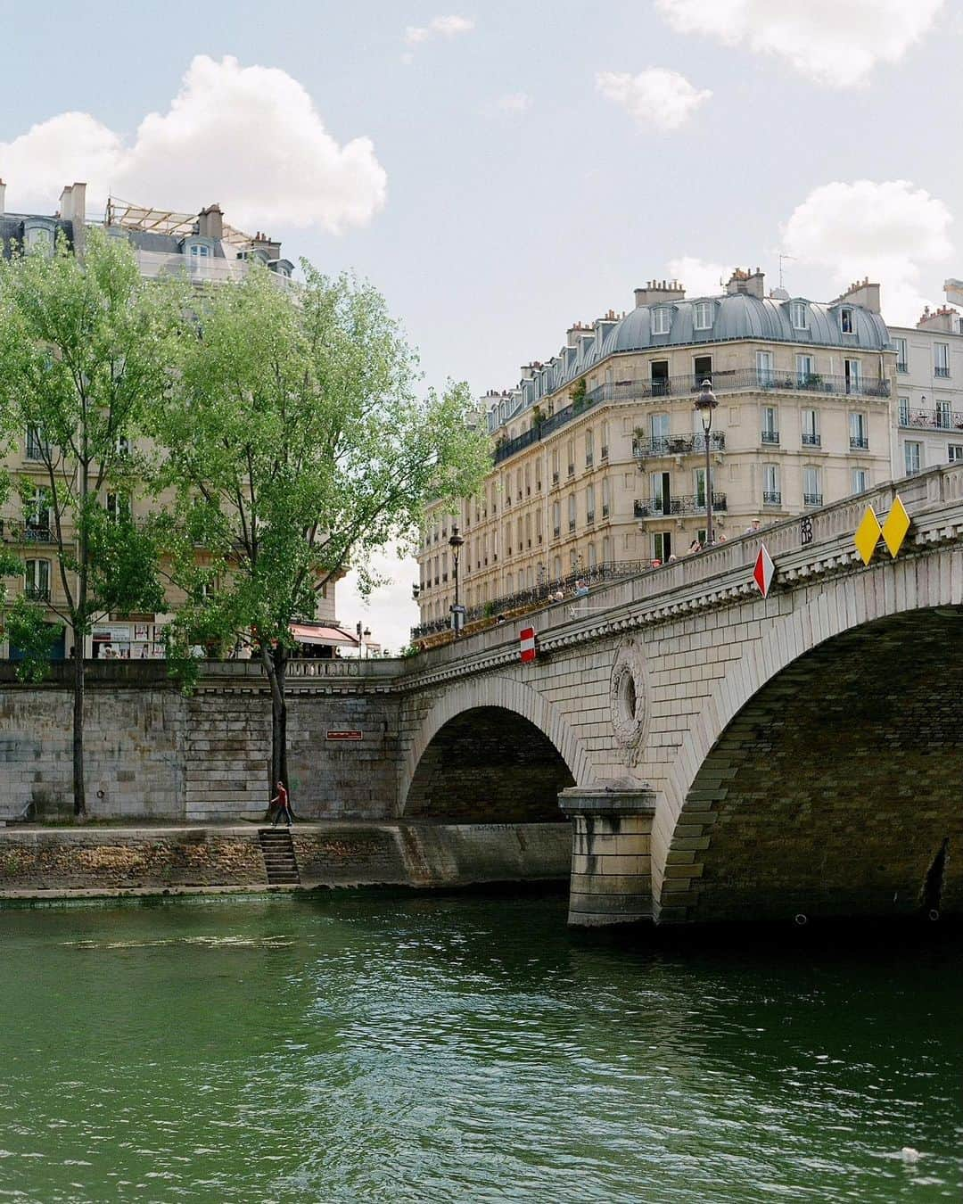 アリッサンドラ・アロノウさんのインスタグラム写真 - (アリッサンドラ・アロノウInstagram)「Still dreaming about the day we explored Paris with the talented 📸 @josevilla」8月12日 5時16分 - alissandra.aronow