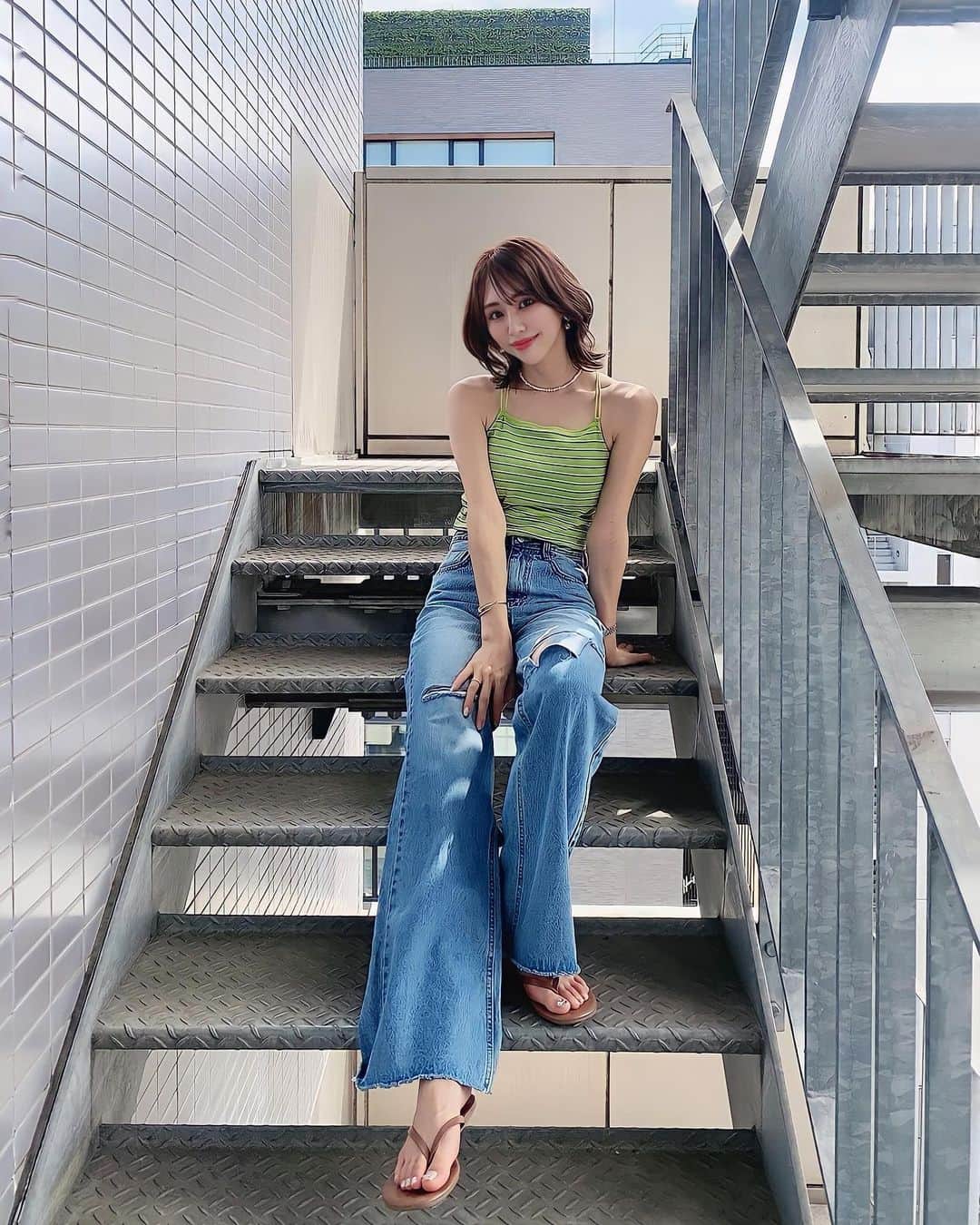 一ノ瀬恋のインスタグラム：「☀️💦 New nail 💅✨ @yuka1229n  @nailsalon_canvas  Thank you ❤️❤️❤️  #ootd   necklace @revia_selectshop_  tops @momentplus.official  pants @esutoreja  sandal @tkees   #fashion  #cood #coodinate  #30代ファッション  #30代コーデ  #ミディアムボブ #ボブヘアー  #イエベ春 #骨格ウェーブ #アクティブキュート #令和2年ベビー #男の子のママ #esutoreja #デニムコーデ #キャミソール」