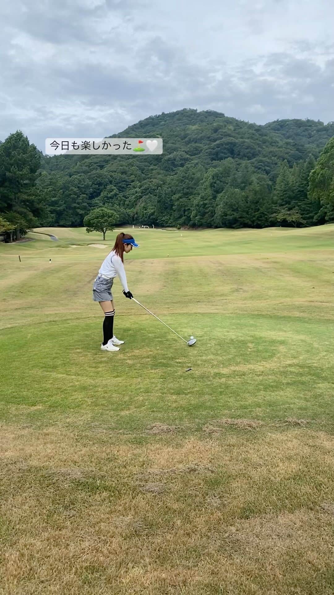 MISAのインスタグラム：「本郷cc 🫰❤️  #ゴルフ#ゴルフ女子#女子ゴルフ#ゴルフスイング#ゴルフスイング動画 #ドライバー#ドライバーショット#ゴルフ好きな人と繋がりたい#⛳️#golf#golfswing#golflife」