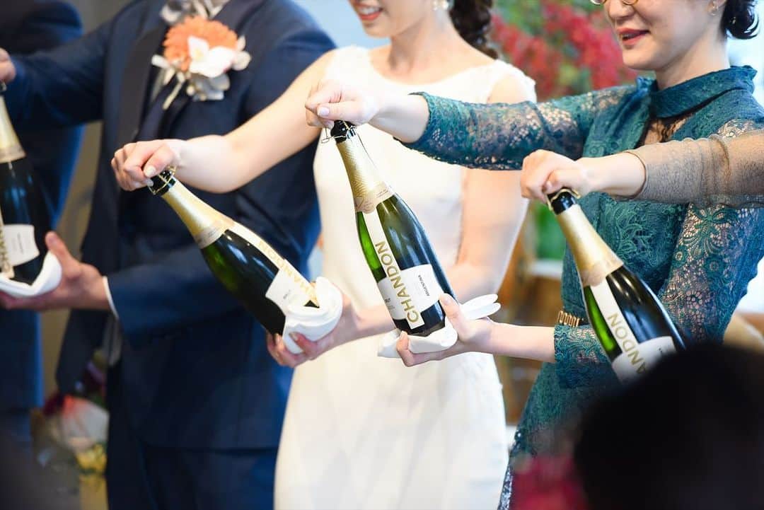 THE STYLE No.20 NEW YORK STYLE WEDDINGさんのインスタグラム写真 - (THE STYLE No.20 NEW YORK STYLE WEDDINGInstagram)「週末＆平日ブライダルフェアを開催しております メッセージ or ダイレクトメールからでも予約可能 . ↓ TEL ↓ 086-234-7310 . ↓ MAIL ↓ info-thestyle@styles.jpn.com . #thestyle #wedding #bridal #party #weddingparty #weddingphoto #weddingdress#starwedding #instagood #instalike #love #style #instapic  #結婚式 #結婚 #岡山結婚式 #ウェディング #プレ花嫁 #花嫁#ファーストミート #テーブルコーディネート #結婚式準備 #日本中のプレ花嫁さんと繋がりたい #ウェディングドレス #ウェディングフォト #ウェディングレポ #令和婚」8月12日 14時06分 - the_style_no.20