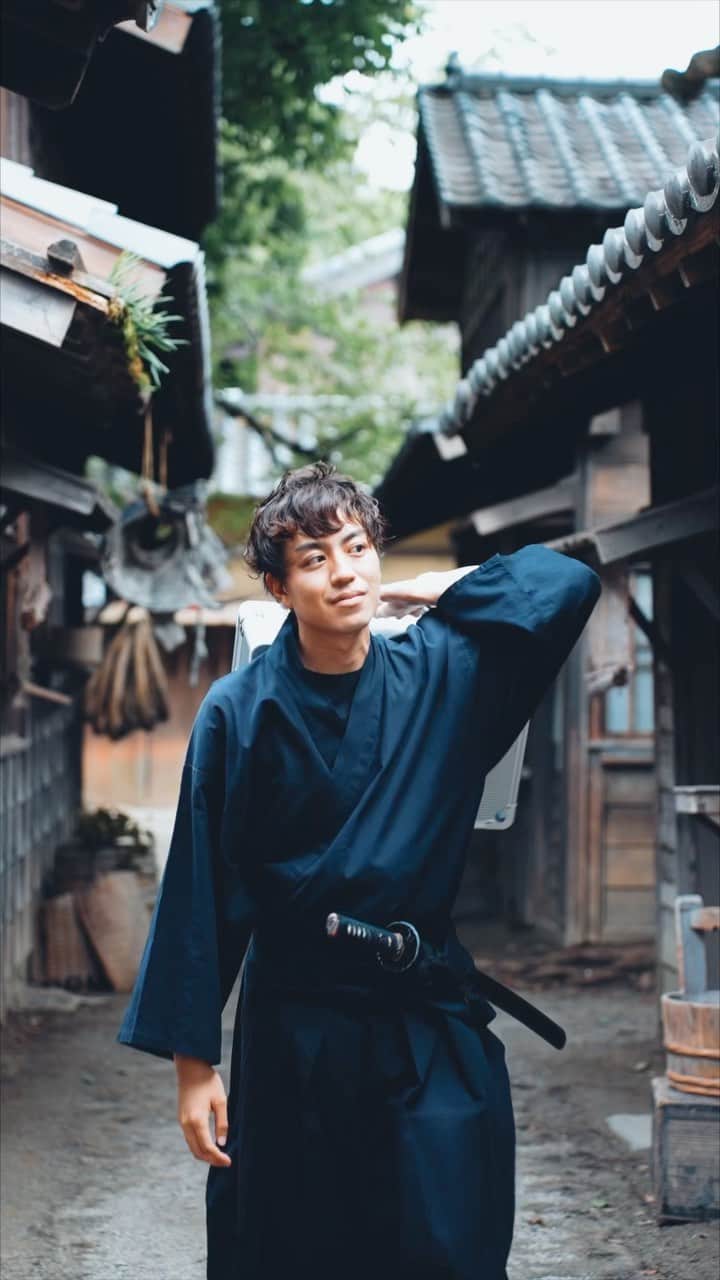 のインスタグラム：「昨日の完成した動画公開します♪ ケースを盗んで日本中を駆け巡ってみました♪  Dell Precision workstationや新しいモニター UltraSharp 32 4K HDR MonitorUP3221を使って色々撮影編集してみて作品作ったのでぜひ最後までみて欲しいです^^ https://bit.ly/ZonoDell25th（Dell Technologies Youtube）からチェックしてみてね😌  I'm going to release the video I completed yesterday to celebrate #DellPrecision 25th Anniversary Art Exhibition! ♪ I stole a case and ran all over Japan♪ My work was edited on my Dell Precision workstation and I love the clarity on my new UltraSharp 32 4K HDR MonitorUP3221Q. Check out my work on the Dell Technologies Youtube! Please check it out to enjoy my final work !　 #DellInsideCircle ・ 💻 @dell  25周年記念 👤 @zono.sann  📸 @hikaruguangth @nishijun.1 @hemhem_ovie @tsuchi_919 @kanoo0o0 @minami_eri19  ・ 【撮影協力】 ◾︎京都コーディネーター(Kyoto Coordinator) :  @dronepapa  京都の素敵な人たちを1日前とかに繋いで色々ご協力してもらいました♪ We connected with some nice people in Kyoto a day or so before the event and they helped us out a lot ♪  ▪︎東映太秦映画村 @toeieigamura  忍者の衣装も貸し出ししてて、忍者撮るならここまじでおすすめです^^ ◾︎くろ谷 金戒光明寺 @kurodani1175  虎の絵がかっこいいお寺さん。僧侶さんも気さくでまた撮影したいと思えるお寺さんでした^^ ・ #videotips #filmmakers #creative #creativevideo#dell #ad  ・ #動画 #動画編集 #動画制作 #動画撮影 #映像#映像クリエイター #映像制作 #ぞのさんっ」