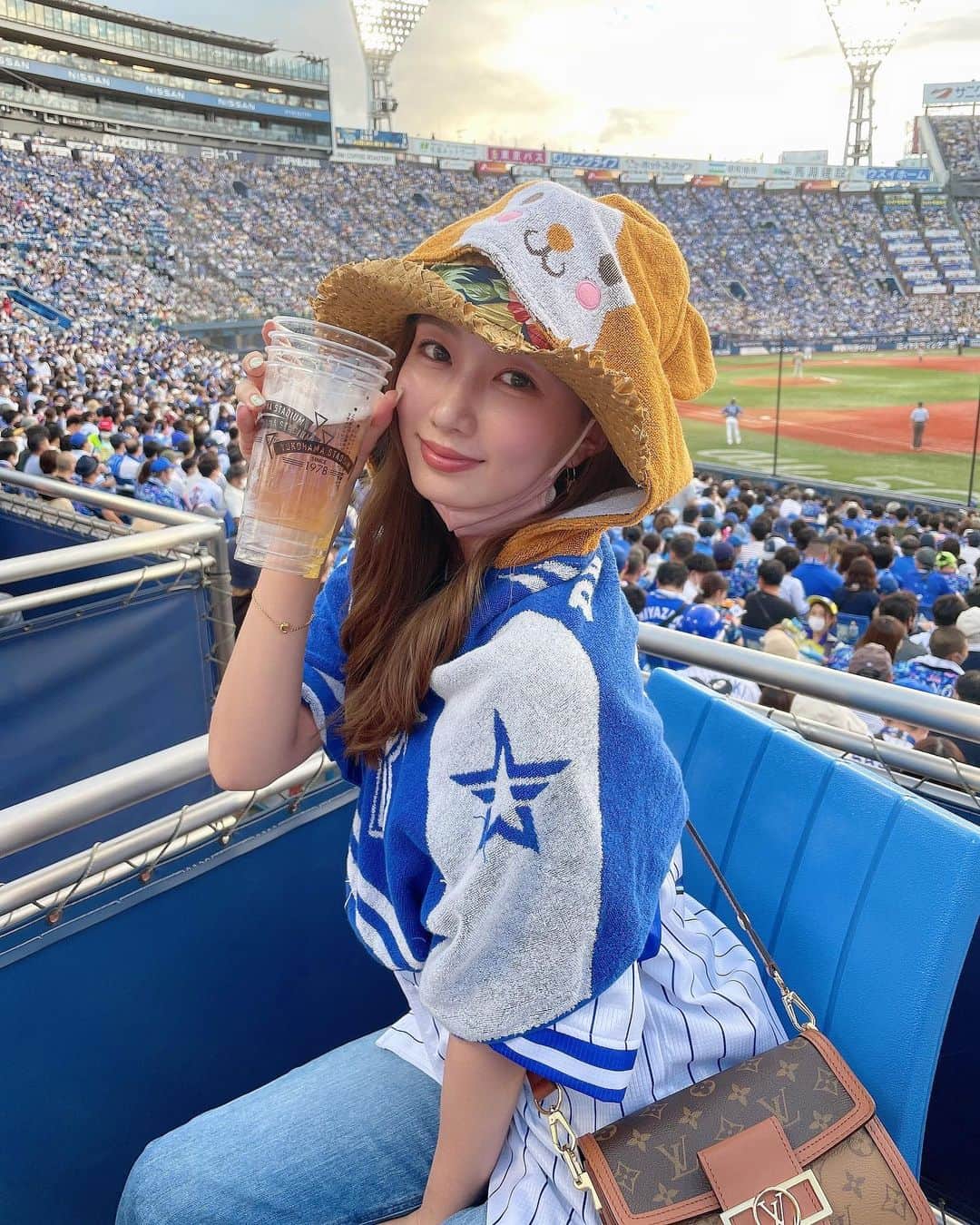 水越愛華のインスタグラム：「BOX観戦の日〜🐹⭐️  同期のビールが一番美味いし、 同期がいっちばんかわいいって 思いながら酔っ払った🍺🥴」