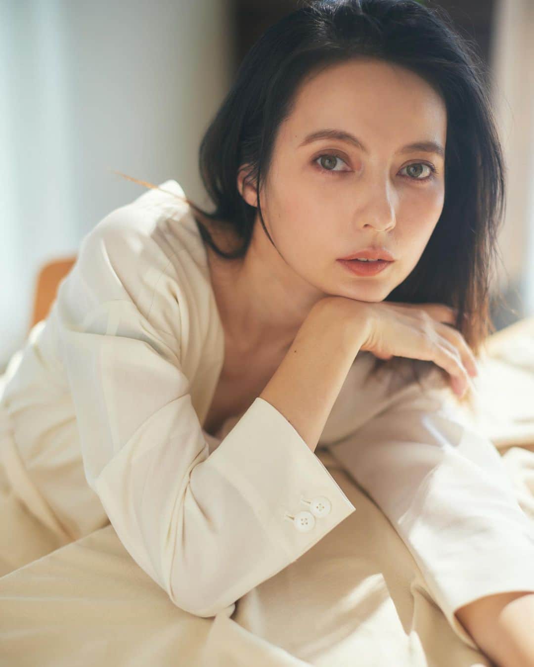 ベッキーのインスタグラム：「『NaturaLUNA...』の洗顔フォーム、再販スタートしました☺︎  天然由来成分100%で、つっぱらない洗顔フォーム、なかなかないと思います。 お子様にも使えますし、自信作です。  再販を記念して14日までは、送料無料です♪ クーポンコード　freeshipping と入れてください。  看板商品のスクワランオイルとの相性がいいので、お得なシンプルケアセットも作りました。 普通にそれぞれ個別で買うよりお得です。  ぜひチェックしてください🍉  https://naturaluna.jp/?utm_source=Instagram&utm_medium=social&utm_campaign=ig_kol_story&openExternalBrowser=1」