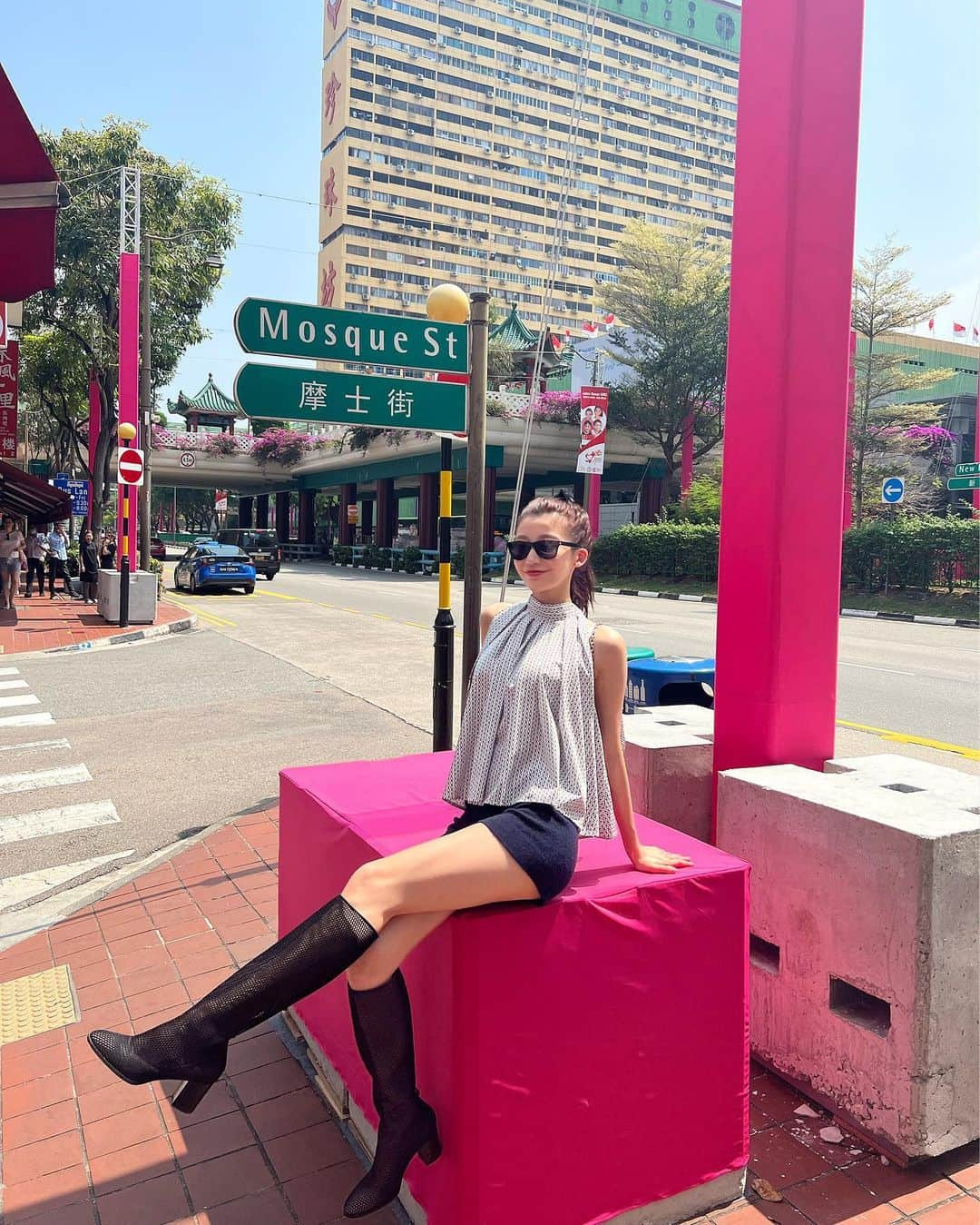 小倉優香のインスタグラム：「Chinatown in Singapore🧡  #小倉ゆうか #Chinatown #Singapore #シンガポール #チャイナタウン」