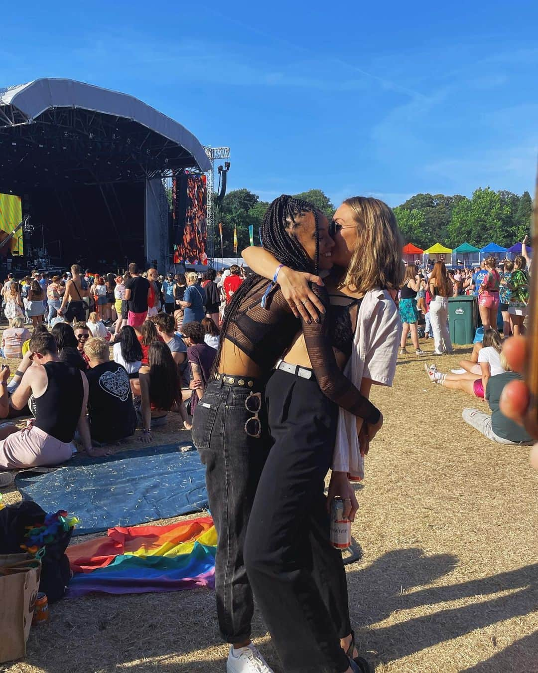 メイジー・リチャードソン・セラーズさんのインスタグラム写真 - (メイジー・リチャードソン・セラーズInstagram)「Brighton Pride you stole my heart 🌈❤️‍🔥」8月12日 21時55分 - maisiersellers