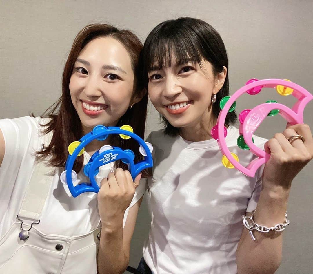 のインスタグラム：「こんばんは✨  やっと怪獣たちが寝て、自分時間🤍わーい🤍  先日、ゆずさんのライブにママ友と行ってきました✨  かれこれ。。高校生から大好きだけど息子を連れて行く日が くるとは。。。  踊りまくる息子が、踊りを見て欲しくて、めっちゃ肩トントンしてくる🤣  とにかく美しい歌声と青春と 素敵な演出に感動して帰りました🤍  息子もゆずっこ✨  #ゆず　#live #mama #ゆずっこ　#dance #青春　 #thanks  @yuma_516」