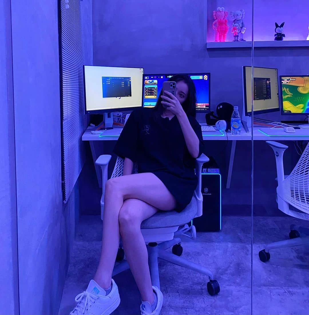 大石絵理のインスタグラム：「💜friday esports night 💜💙 #私服タグつけしてます #ericloset」