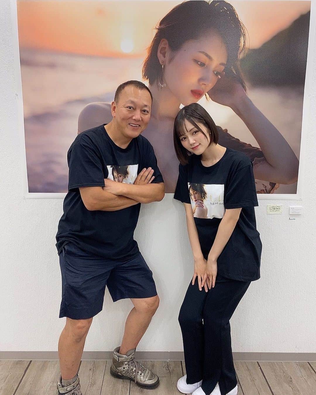 涼森れむのインスタグラム：「. 上野さんと🫶🫧 この写真お気に入りです💐 . 写真展残り2日宜しくお願いします🫶 . #れもん#写真展」