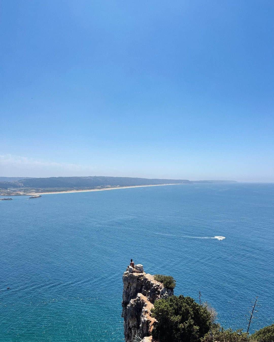 Jonas Sulzbachのインスタグラム：「Sente a vibe 💙 #Nazare」