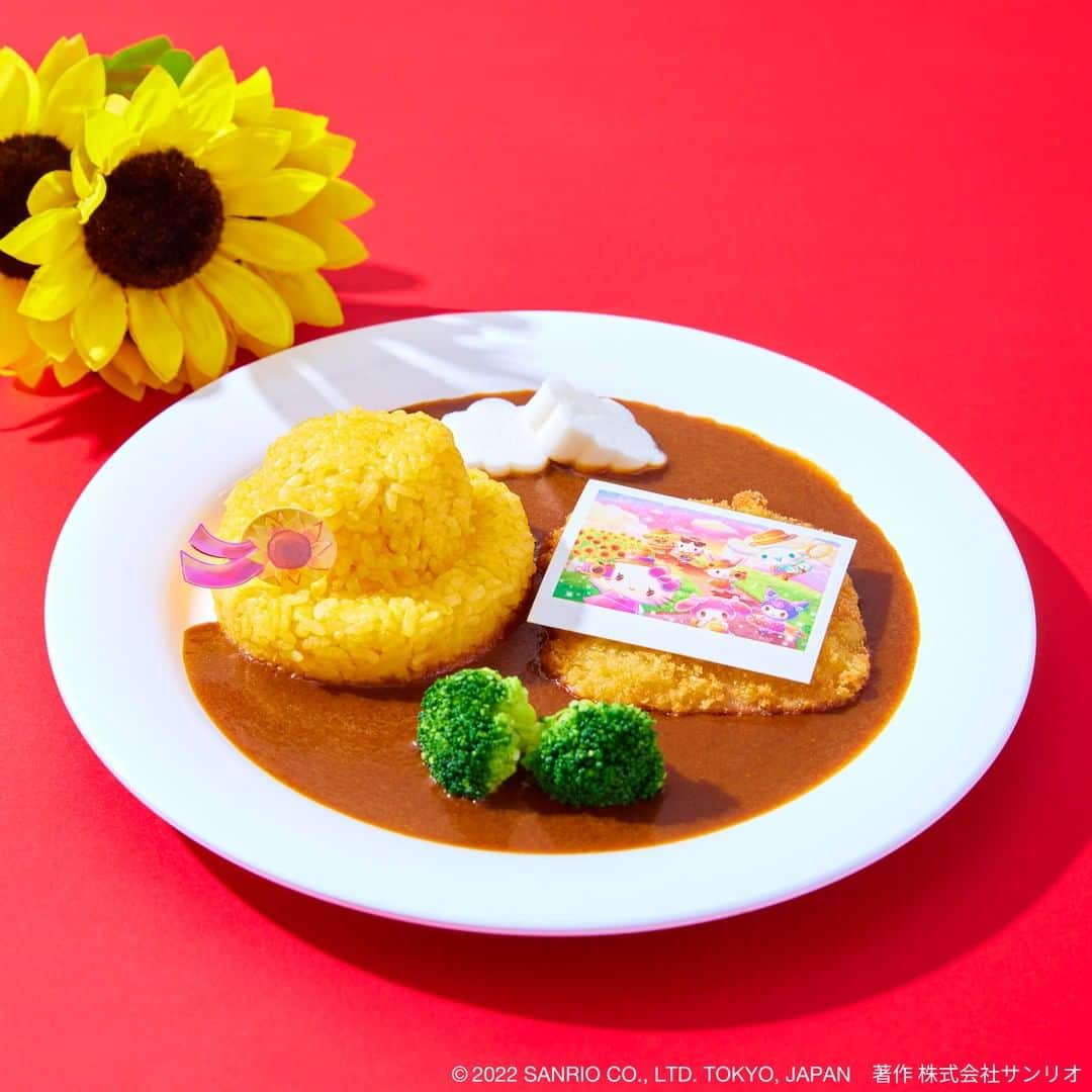 Sanrio Purolandさんのインスタグラム写真 - (Sanrio PurolandInstagram)「#夏ぴゅーろ 限定メニュー！ 【麦わら帽子ハムカツカレー】をご紹介🍛 - 麦わら帽子の形が可愛い、パエリアライスの欧風カレー！ 雲はふわふわのはんぺんだよ☁ 昔ながらのハムカツは懐かしの味かも♪  ★フォトグレイ風透明シールのノベルティつき★ - 食べてみたい！と思った方は【🍛】の絵文字で教えてね❣️ - #サンリオピューロランド #sanriopuroland #ピューロジェニック #夏ぴゅーろ #思い出グラム #テーマパーク #かわいいものが好き #ゆめかわ #ゆめかわいい #ファンシー #ピューロランド #ピューロ #サンリオ #ピューロ写真部 #カレー好き #カレー部 #キャラクターカレー #デコカレー #カフェ巡り #カフェタイム #カフェ活 #カフェ巡り #映えカフェ #インスタ探検隊」8月13日 10時00分 - purolandjp