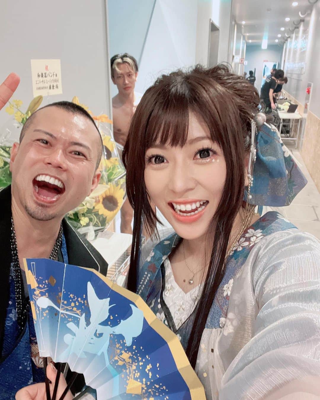 鈴華ゆう子のインスタグラム：「エネルギーが欲しい時に見る画像。  #縁起物  #お分かりいただけただろうか  #鈴華ゆう子  #神永大輔  #山葵  #和楽器バンド  #華風月  #yukosuzuhana  #Wagakkiband」