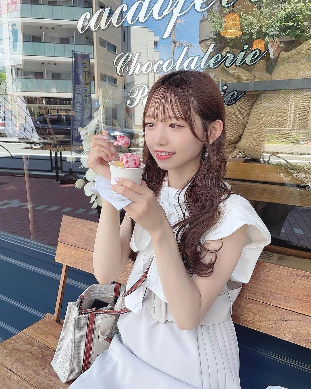 畑美紗起のインスタグラム：「おいしかったジェラート🍨ˊ˗  きのうのYouTubeみてくれたかな？🥺  五反田のスイーツ屋さんのジェラート 美味しかったです〜🫶🏻  #五反田 #五反田グルメ #ジェラート #はったったちゃんねる #畑美紗起」