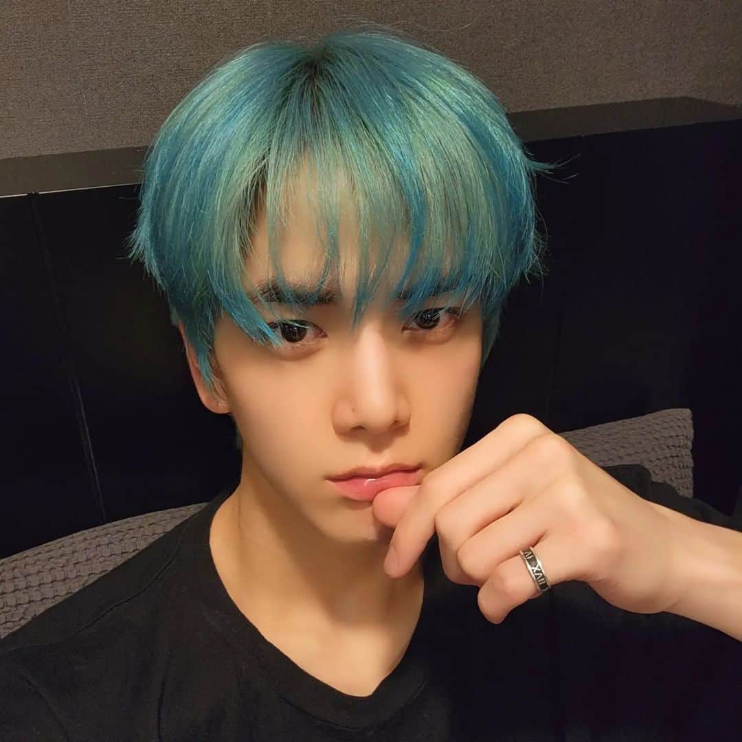ヨンフンのインスタグラム：「#THEBOYZ #더보이즈 #YOUNGHOON #영훈」