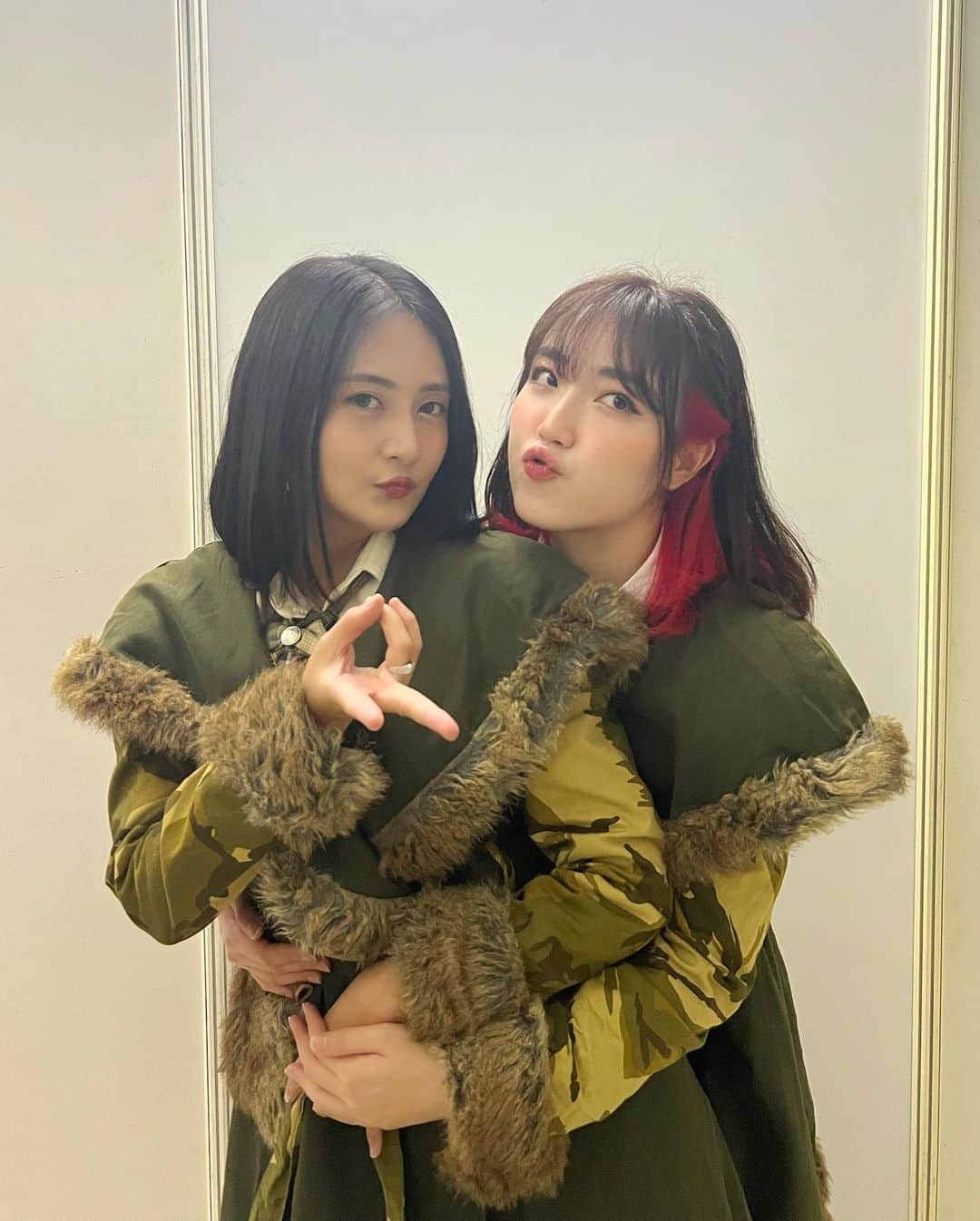ナタリアさんのインスタグラム写真 - (ナタリアInstagram)「Okeee acara ini tepat 1 minggu yg lalu heheh Love love ❤️💙  #jkt4810thannivconcert」8月13日 20時08分 - nananat