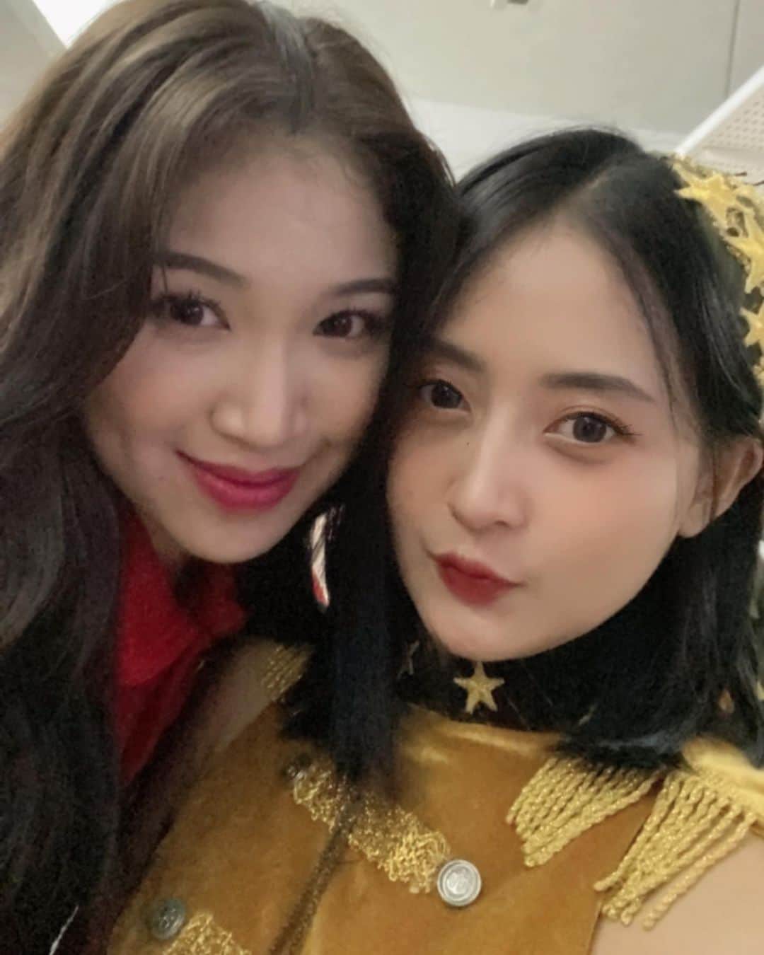 ナタリアさんのインスタグラム写真 - (ナタリアInstagram)「Okeee acara ini tepat 1 minggu yg lalu heheh Love love ❤️💙  #jkt4810thannivconcert」8月13日 20時08分 - nananat