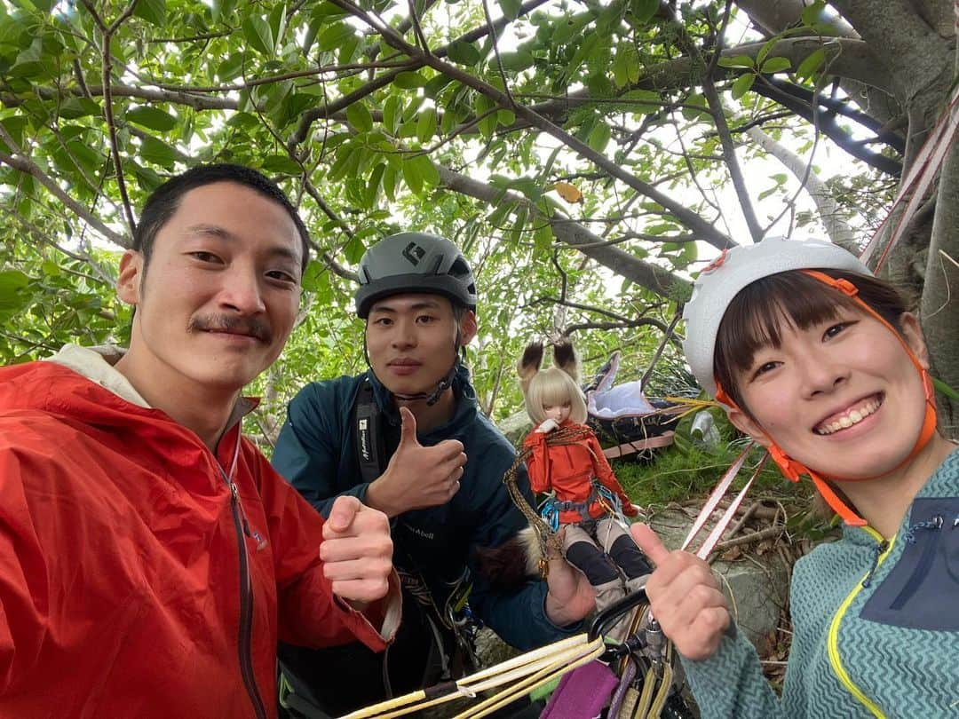 義村萌さんのインスタグラム写真 - (義村萌Instagram)「2022.05.09  大辰巳島 . 知らない世界を垣間見た。 色々知るのが楽しいお年頃です。 . @kenjiri  @jyarashi_koubou   #climbing #辺クラ #辺クラやれ」8月13日 20時31分 - moe.yoshimura