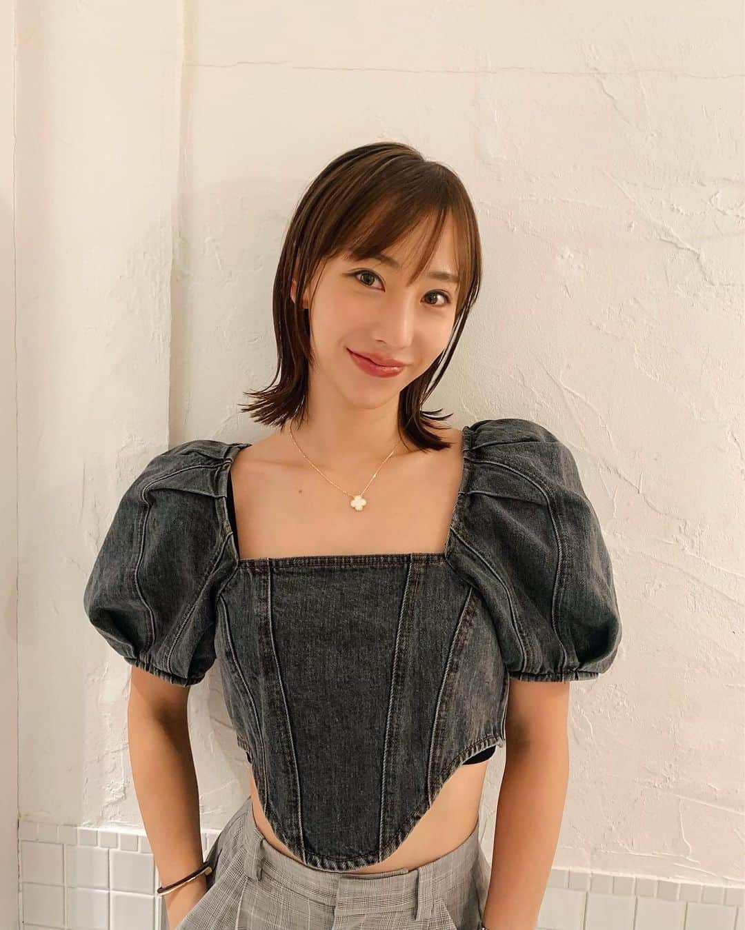 秋倉諒子のインスタグラム：「ストーリーズ見ている方は 気付いていると思いますが、、 もっと短くなりました。🤭笑  旅の前は短かったから やっと戻った〜って感じ♪ @sk1n1 @kanashinoda  ありがとう♡♡♡  今日はキングダム2を観に行ってきました☺️ 先週はワンピースも観ました♡ シャンクスかっこいいーーーーー 皆んなはどんなお盆休みを過ごしてるのかな？☺︎  #野球の投稿もまたします笑 LINEニュースになってた🙈♡🫶」