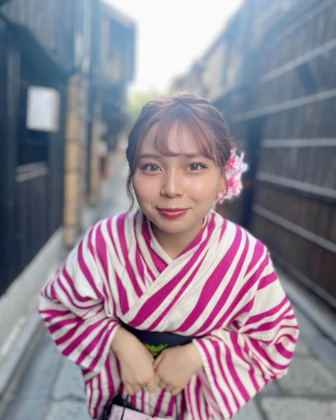 葵なつみのインスタグラム：「新喜劇見てきたよ💗 しげぞう久しぶりに見てたくさん笑った😆  アドリブ祭りしてた☺️  #浴衣 #夏 #夏休み #吉本新喜劇 #京都」