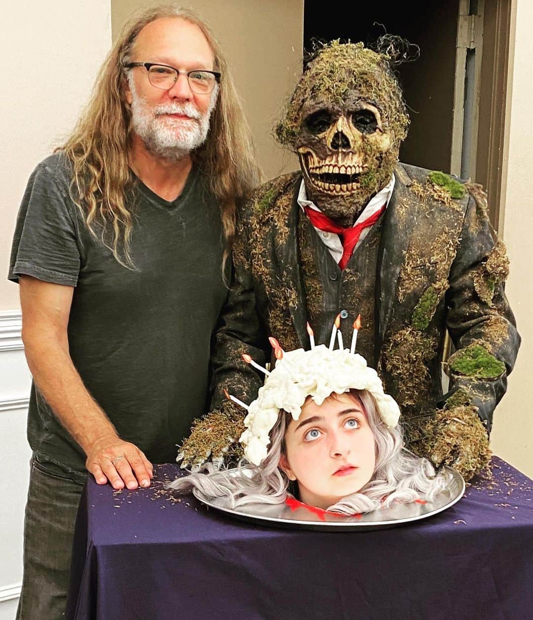 グレゴリー・ニコテロのインスタグラム：「This might be one of the coolest cosplay teams ever!  @monstermaniacon」