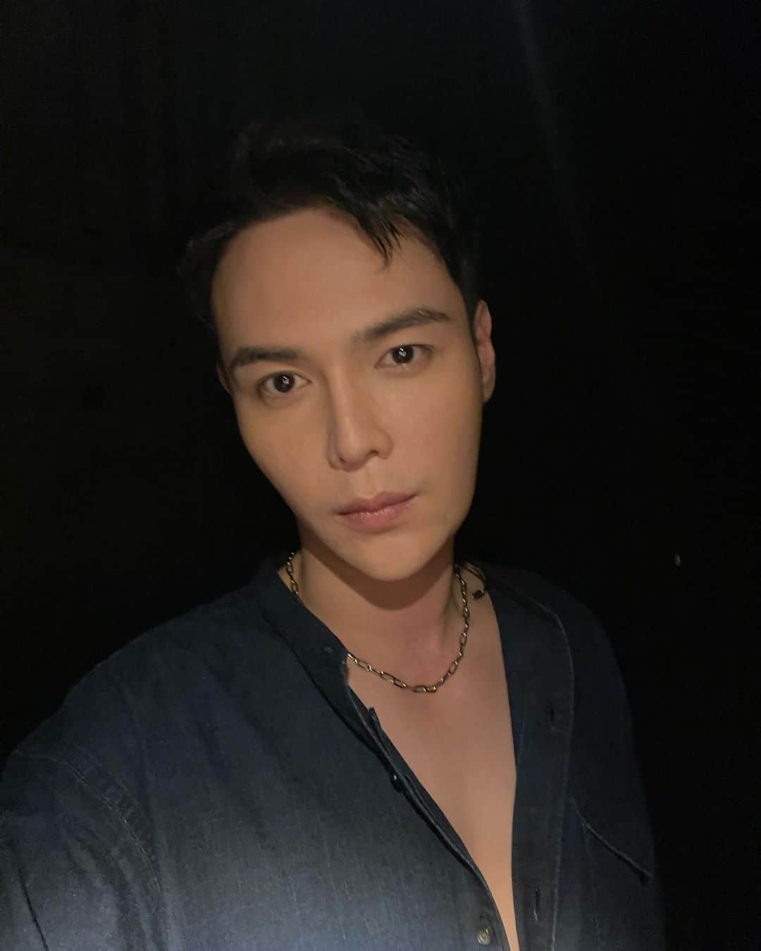 ジヒョク のインスタグラム：「본방 전 !!! 그리고 본방 후 🍺」