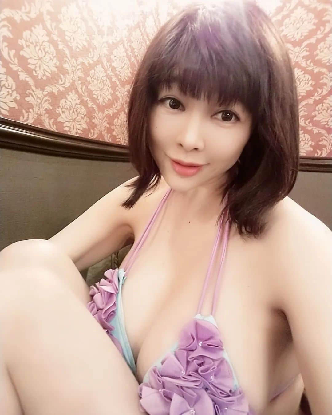 松坂南さんのインスタグラム写真 - (松坂南Instagram)「こちらも #現場ショット  #グラドル自画撮り部  #model  #selfie  #谷間すごい  #爆乳グラドル」8月14日 6時54分 - minami_matsuzaka